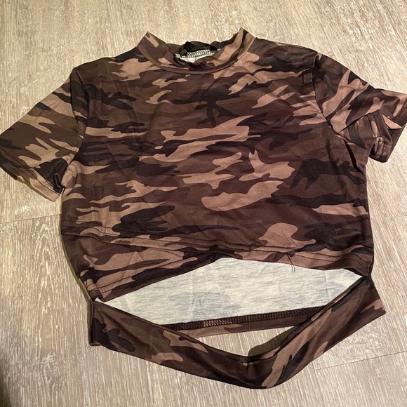 SHEIN Top - Picture 3 of 3